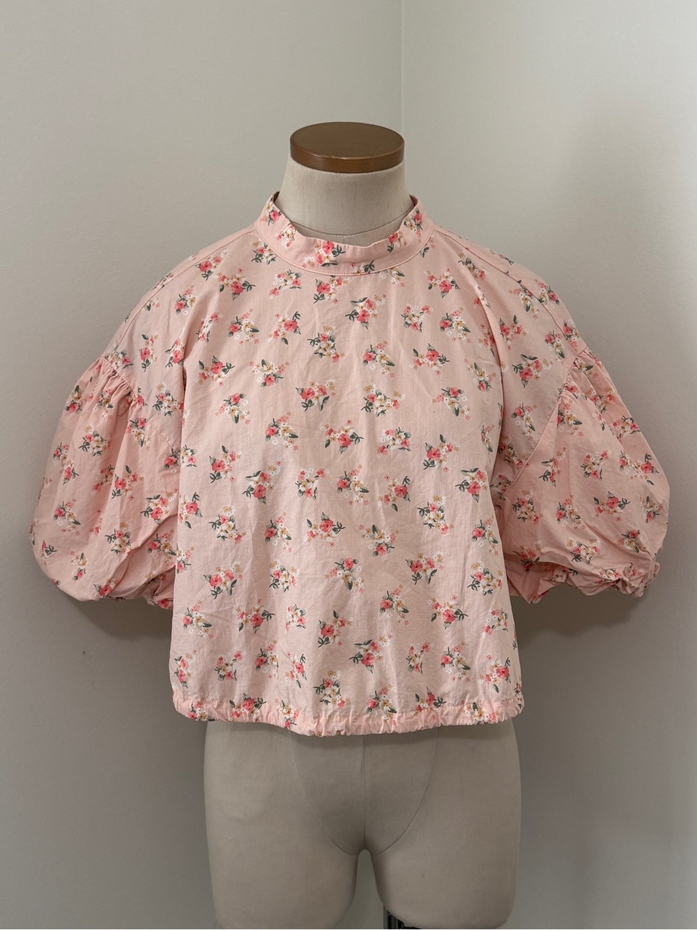 Anthropologie Medium Pink Floral Cropped Bubble-Sleeve Top ~ Coquette Cottage - Picture 2 of 7